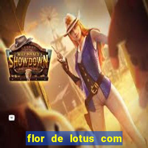 flor de lotus com lua tatuagem